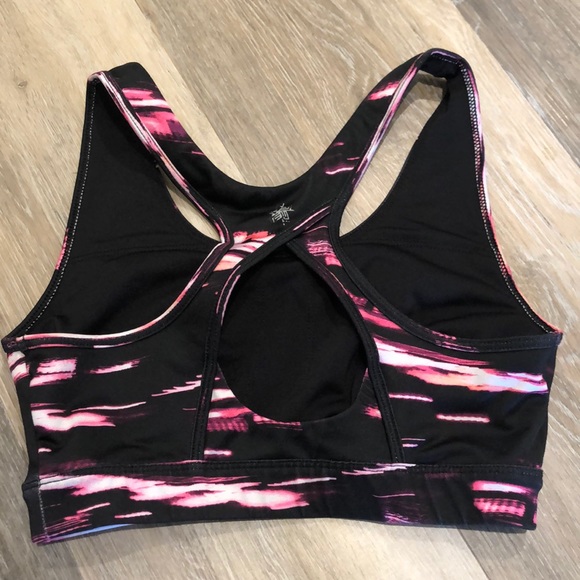 Two Gear High Impact sports bras - Picture 3 of 7